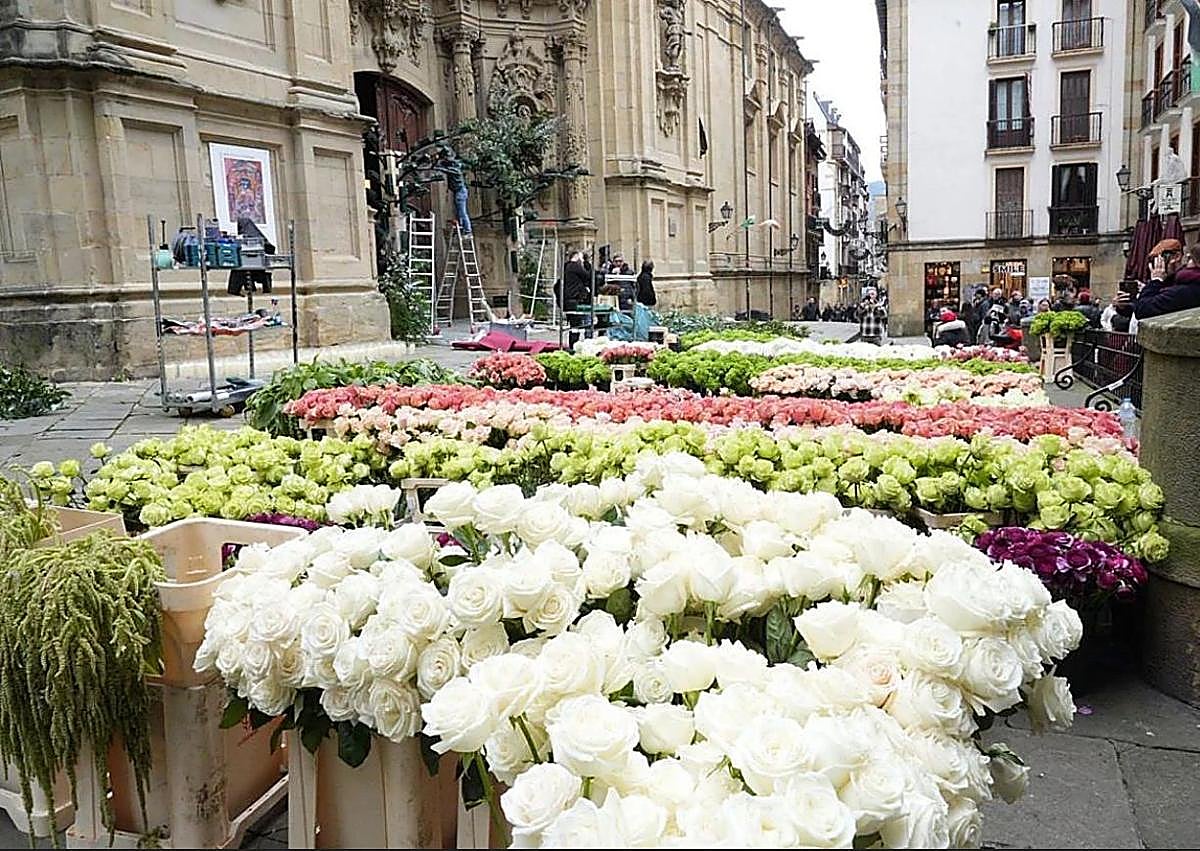 Imagen secundaria 1 - Así ha sido la espectacular boda a las que asistieron los 200 neoyorquinos adinerados que aterrizaron en Loiu